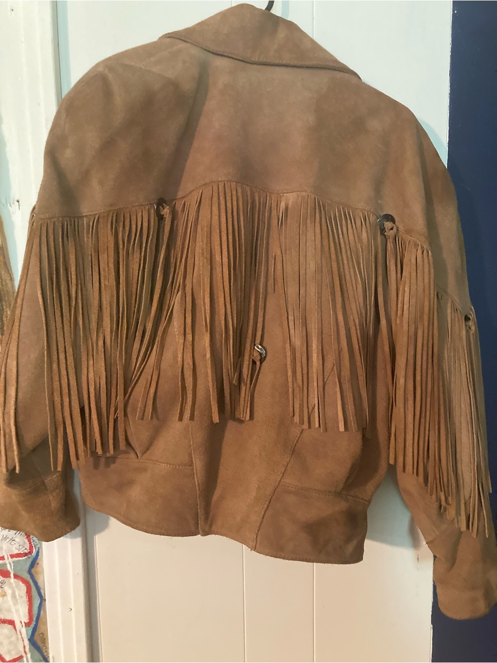 Vintage-Inspired Brown Fringe Leather Jacket - Picture 5 of 5